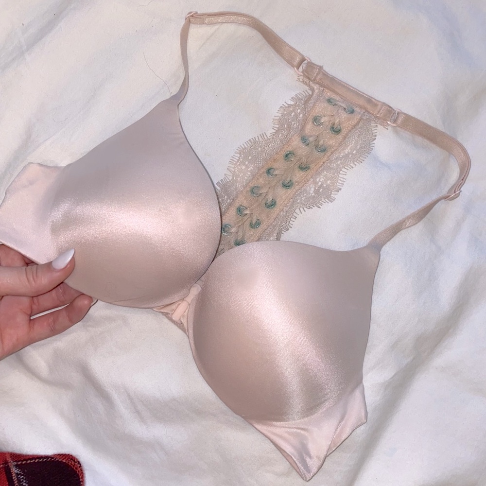 Victoria Secret bombshell bra